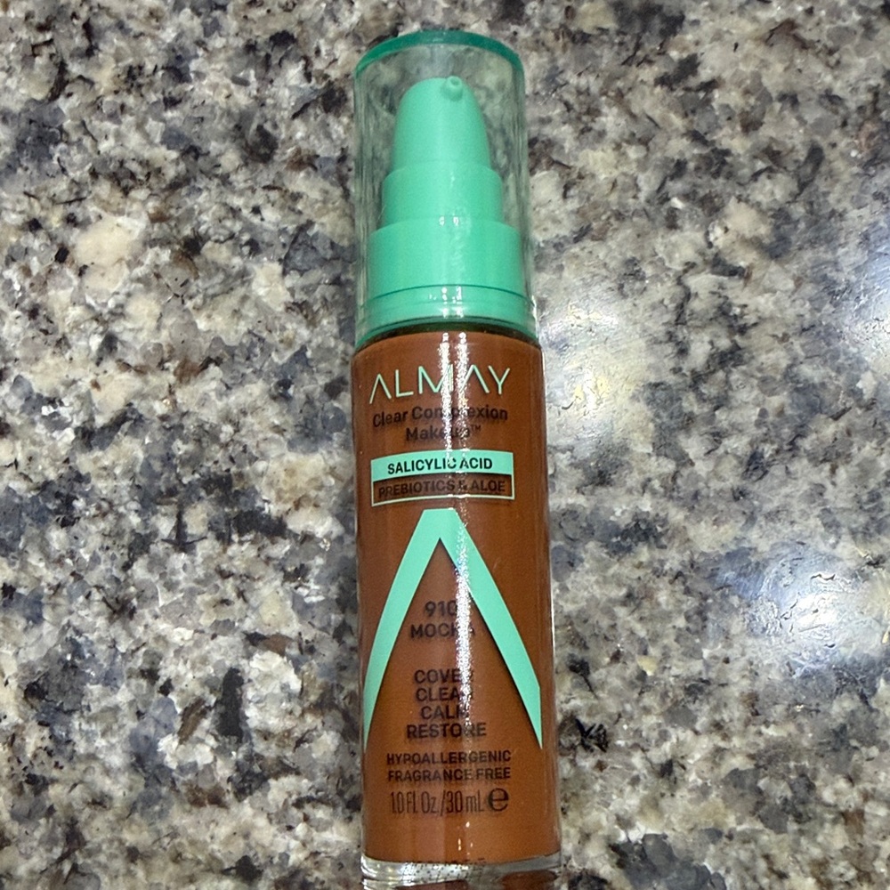 Almay Clear Complexion Foundation - Mocha 910